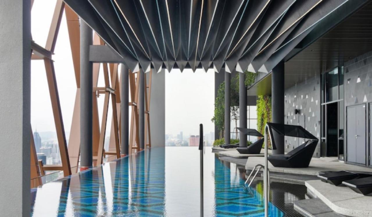 Scarletz Suites Klcc Twin Tower By Purple Orchid Куала-Лумпур Экстерьер фото