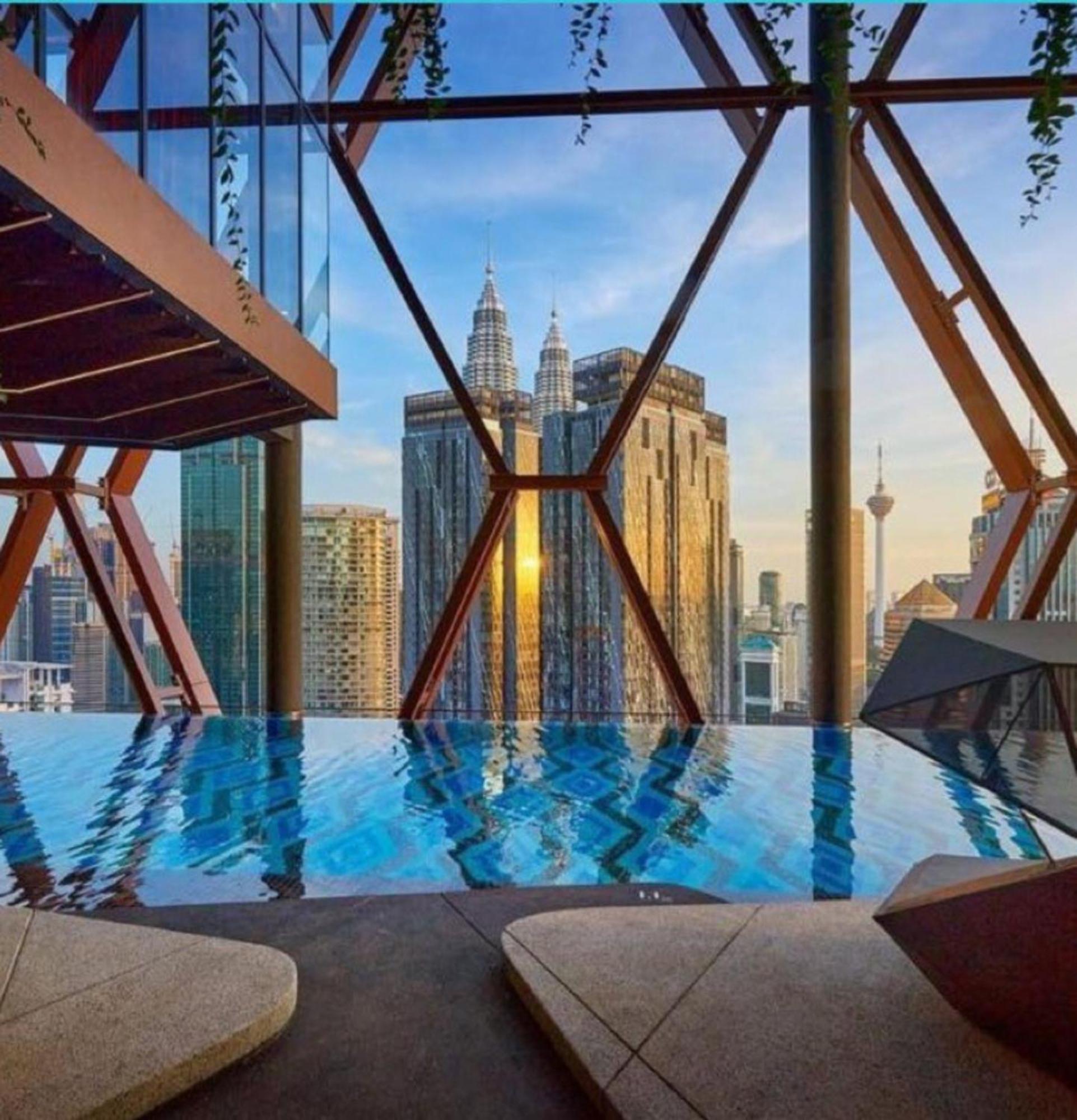 Scarletz Suites Klcc Twin Tower By Purple Orchid Куала-Лумпур Экстерьер фото