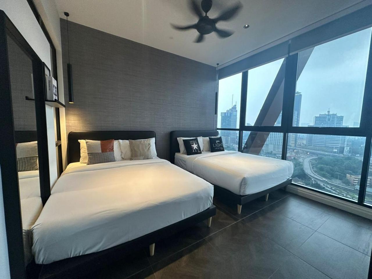 Scarletz Suites Klcc Twin Tower By Purple Orchid Куала-Лумпур Экстерьер фото