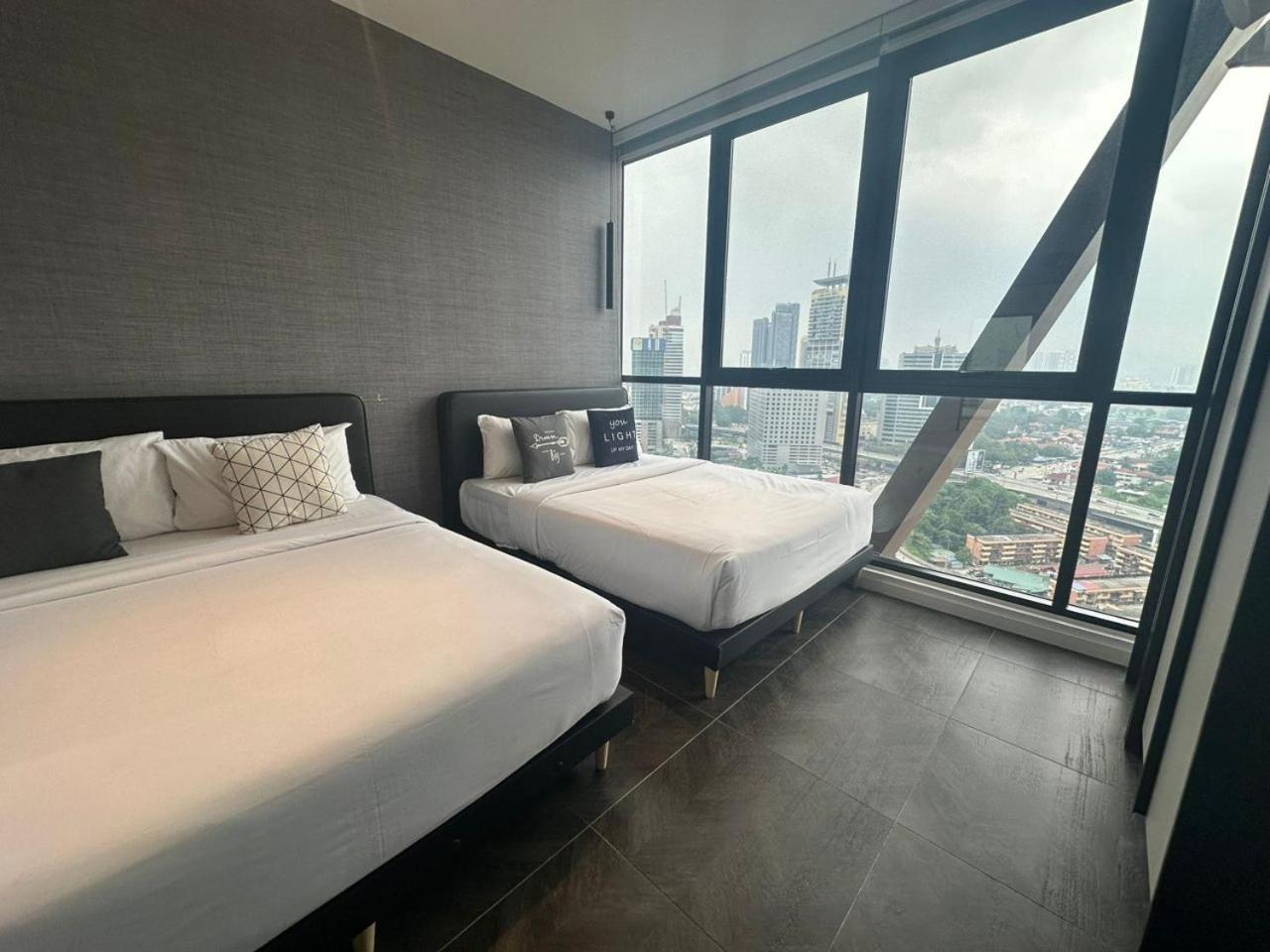 Scarletz Suites Klcc Twin Tower By Purple Orchid Куала-Лумпур Экстерьер фото
